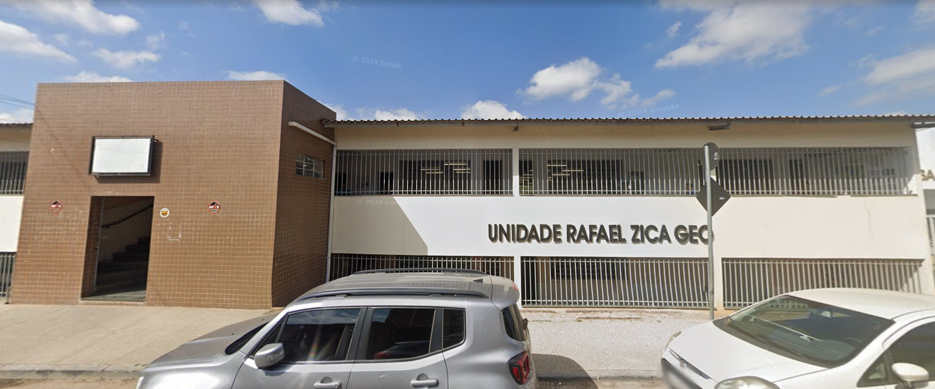 Foto da frente do Divina Providência